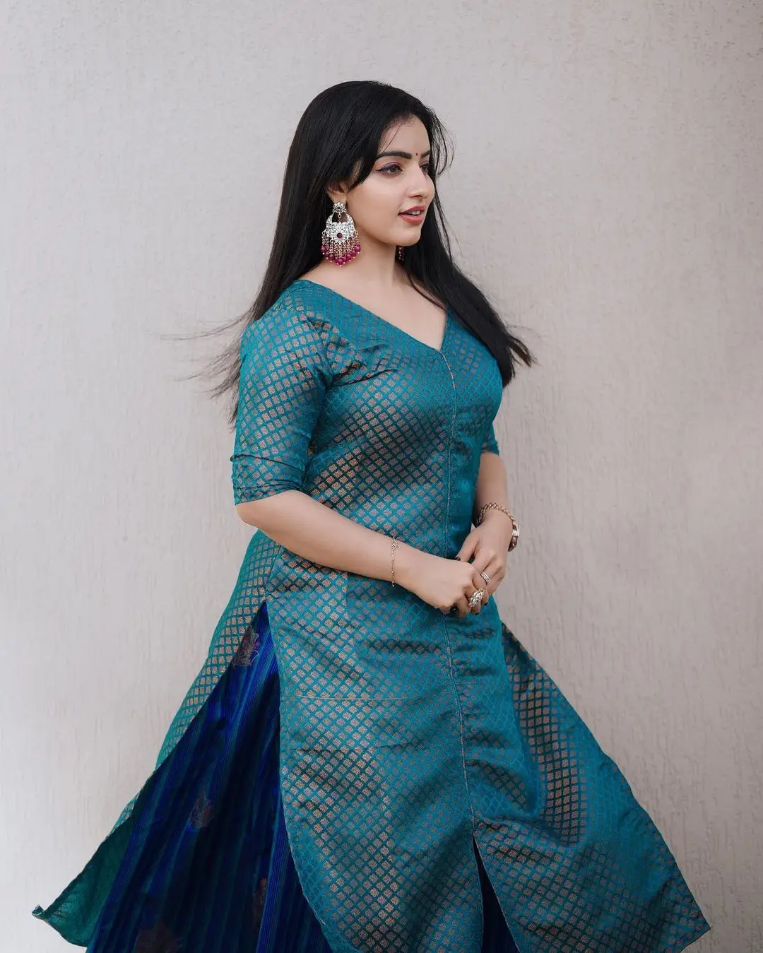 Malavika Menon In South Indian Traditional Blue Gown